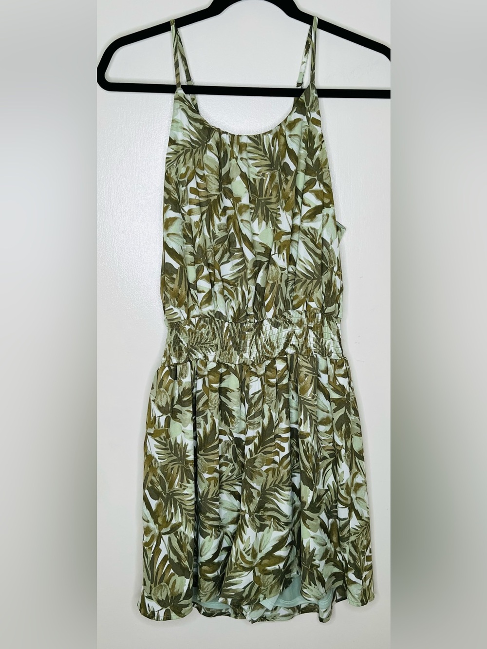 Nine Britton Romper, Green Leafy Print, Sz Medium, NWOT